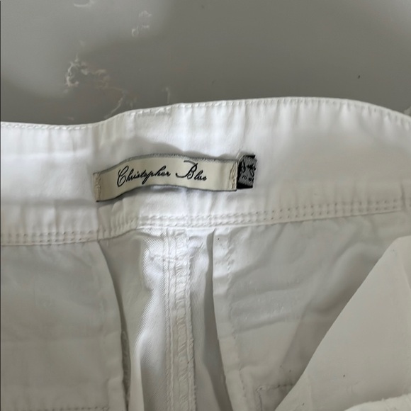 White Bermuda Shorts - Picture 3 of 5